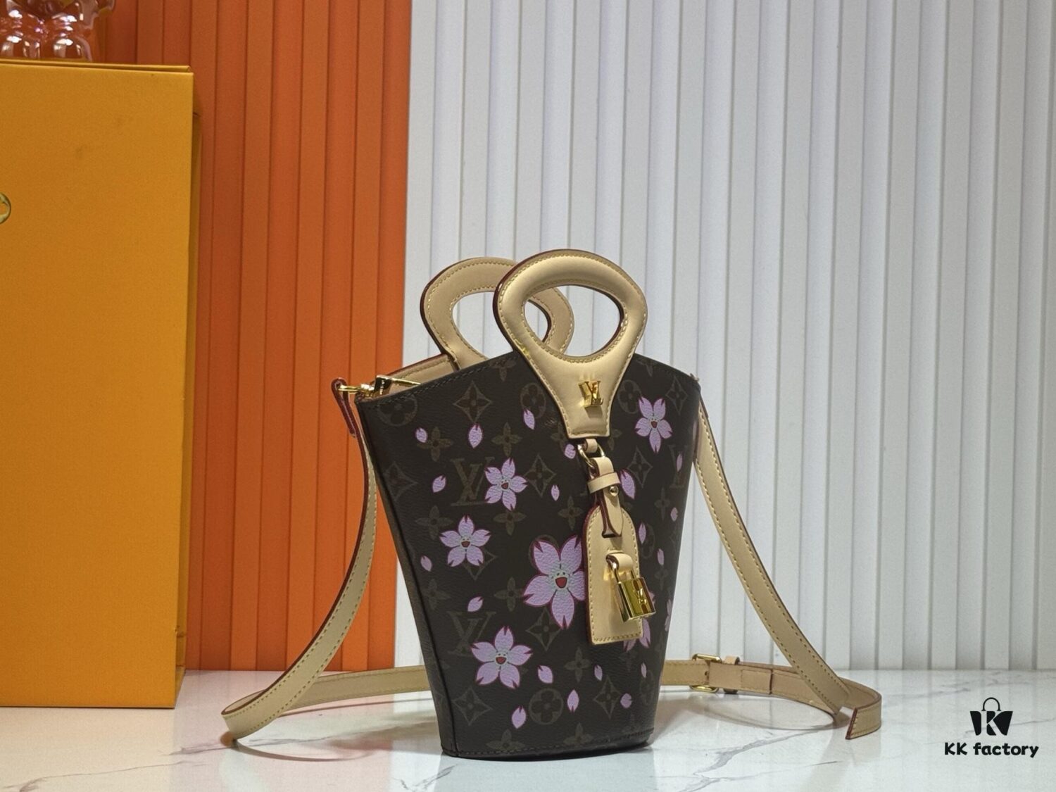 Upgraded Original M14680 Nicolas Ghesquière Presents the Rivage BB Bag from the 2025 Spring-Summer Collection