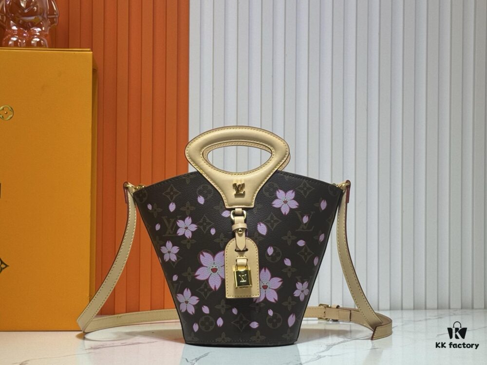 Upgraded Original M14680 Nicolas Ghesquière Presents the Rivage BB Bag from the 2025 Spring-Summer Collection