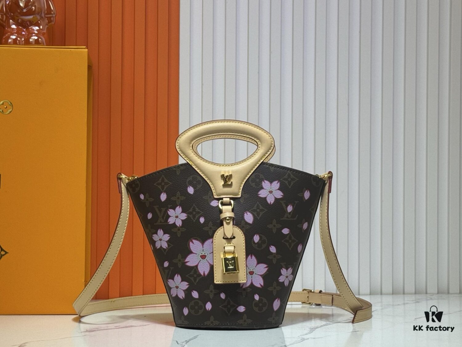 Upgraded Original M14680 Nicolas Ghesquière Presents the Rivage BB Bag from the 2025 Spring-Summer Collection