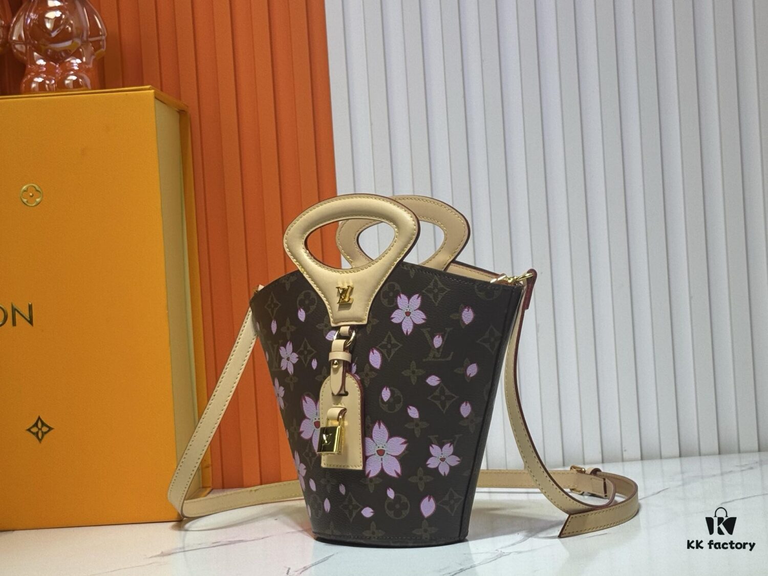 Upgraded Original M14680 Nicolas Ghesquière Presents the Rivage BB Bag from the 2025 Spring-Summer Collection