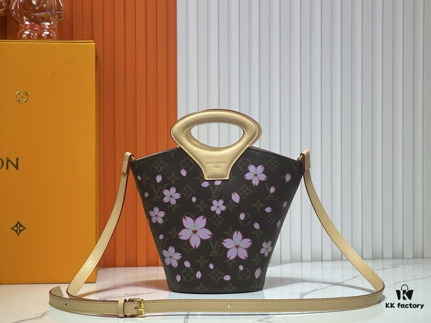 Upgraded Original M14680 Nicolas Ghesquière Presents the Rivage BB Bag from the 2025 Spring-Summer Collection