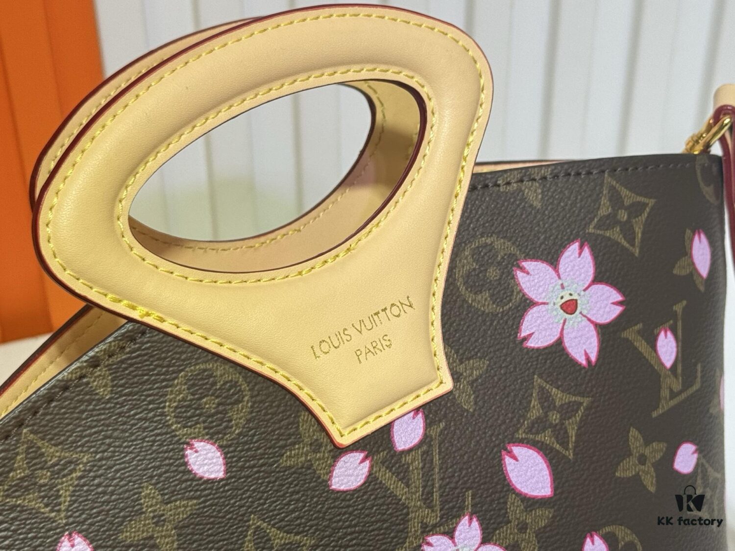 Upgraded Original M14680 Nicolas Ghesquière Presents the Rivage BB Bag from the 2025 Spring-Summer Collection