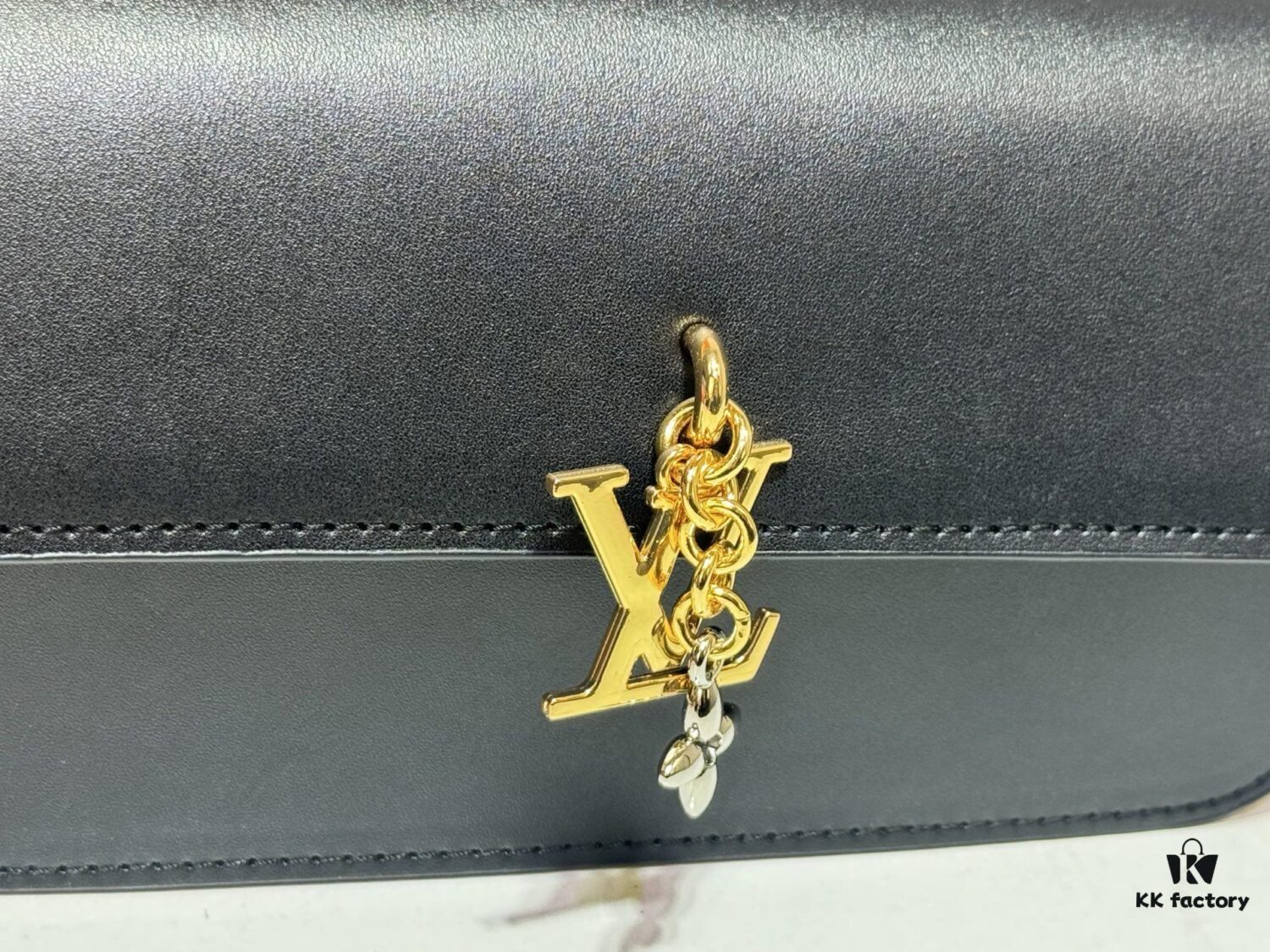 Wallet On Chain Handbag M14564