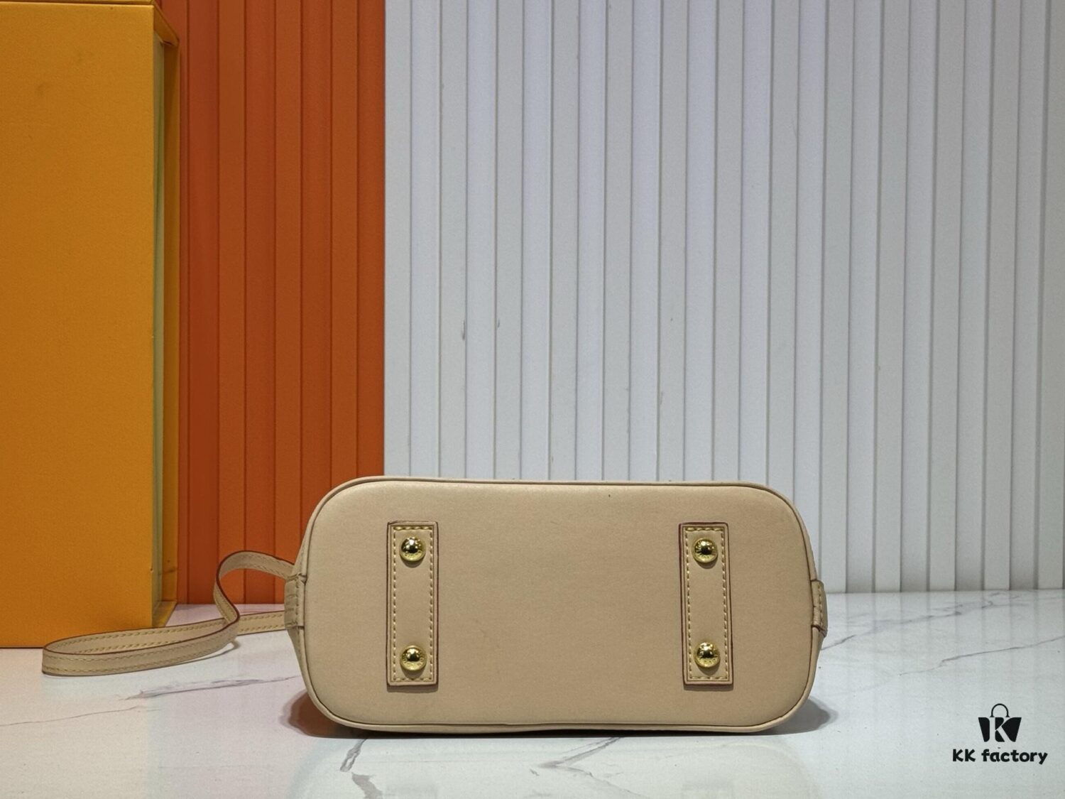 Upgraded N41221 Fige M53152 Reading Glasses This Charming Alma BB Bag Inspired by Louis Vuitton's Classic 1934 Design