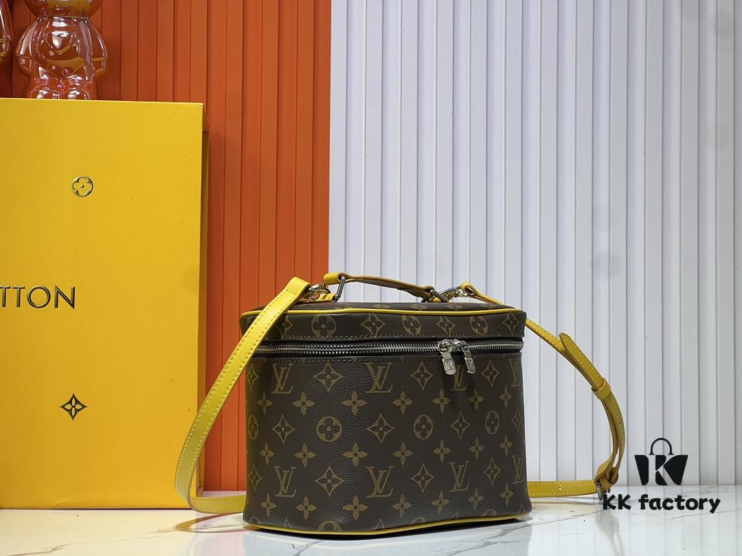 Upgraded Original ✨M42265 This style, inspired by the iconic Nice cosmetic pouch, features an elegant wash bag that is a personalized choice for carrying essential beauty items. The hidden zip pocket inside the flap securely stores particularly valuable personal belongings.