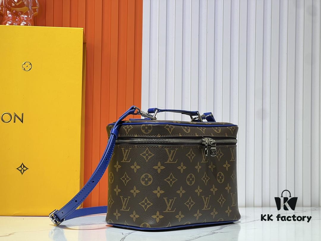 Upgraded Original ✨M42265 This elegant toiletry bag, inspired by the iconic Nice pouch, is a stylish choice for carrying essential beauty items. The hidden zip pocket inside the flap provides secure storage for particularly valuable personal belongings.