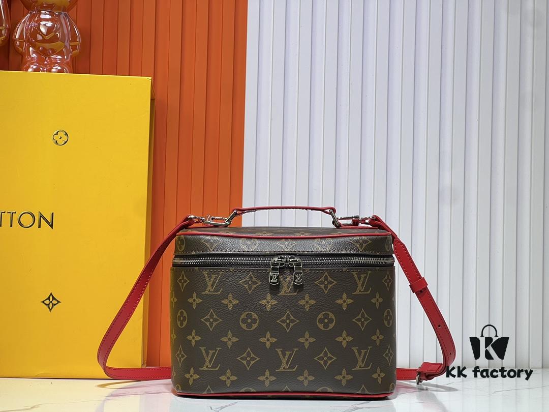 Upgraded Original ✨M42265 This elegant toiletry bag, inspired by the iconic Nice pouch, is a stylish choice for carrying essential beauty items. The hidden zip pocket on the inside of the flap provides secure storage for particularly valuable personal belongings.