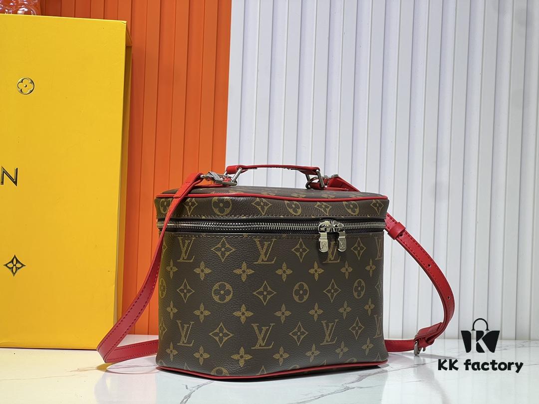 Upgraded Original ✨M42265 This elegant toiletry bag, inspired by the iconic Nice pouch, is a stylish choice for carrying essential beauty items. The hidden zip pocket on the inside of the flap provides secure storage for particularly valuable personal belongings.