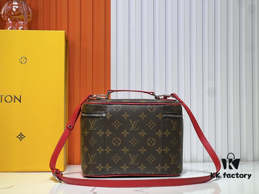 Upgraded Original ✨M42265 This elegant toiletry bag, inspired by the iconic Nice pouch, is a stylish choice for carrying essential beauty items. The hidden zip pocket on the inside of the flap provides secure storage for particularly valuable personal belongings.