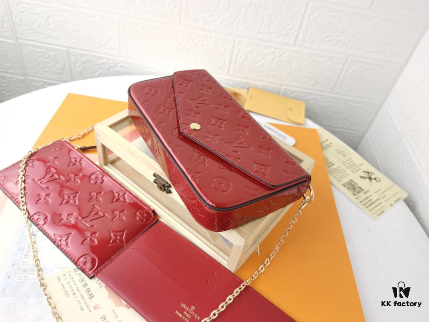 Replica High-Quality Full Steel Hardware Embossed Patent Leather Louis Vuitton Felicie Handbag