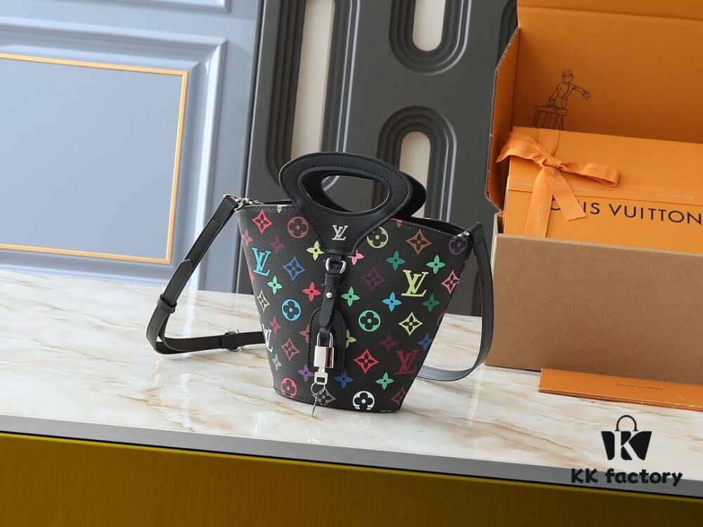 Upgraded Original M1468 Nicolas Ghesquière Presents the Rivage BB Bag from the Louis Vuitton Spring-Summer 2025 Runway Collection