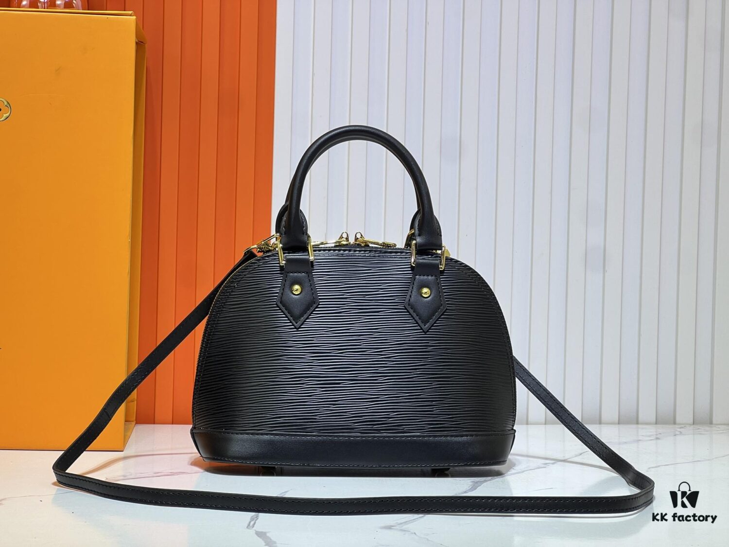 Collaboration Figurine with Murakami M53152 M13670