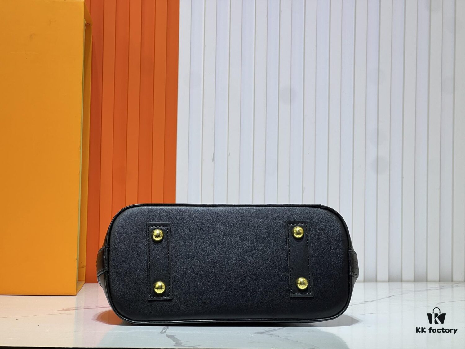 Collaboration Figurine with Murakami M53152 M13670