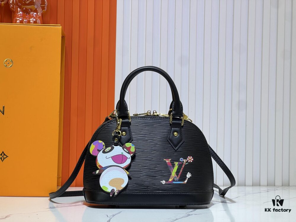 Collaboration Figurine with Murakami M53152 M13670