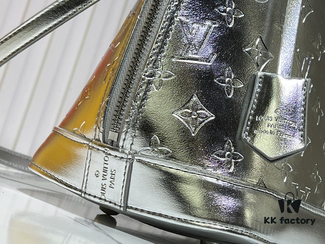 M11835 M53151 Alma BB Bag from the LVSki Collection