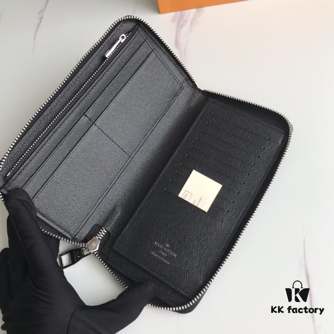 M 63095 Zippy Vertical Wallet