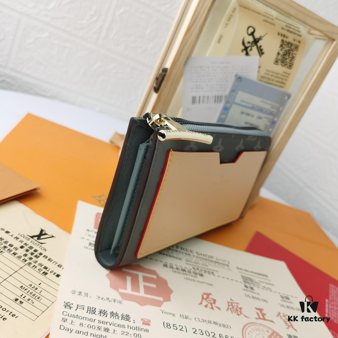 Top Quality Original 💎 [Real Photo, Personal Background] M63237 COSMOS Wallet Made from Monogram Titanium Canvas Featured in Louis Vuitton's 2018-19 Men's Autumn-Winter Fashion Show