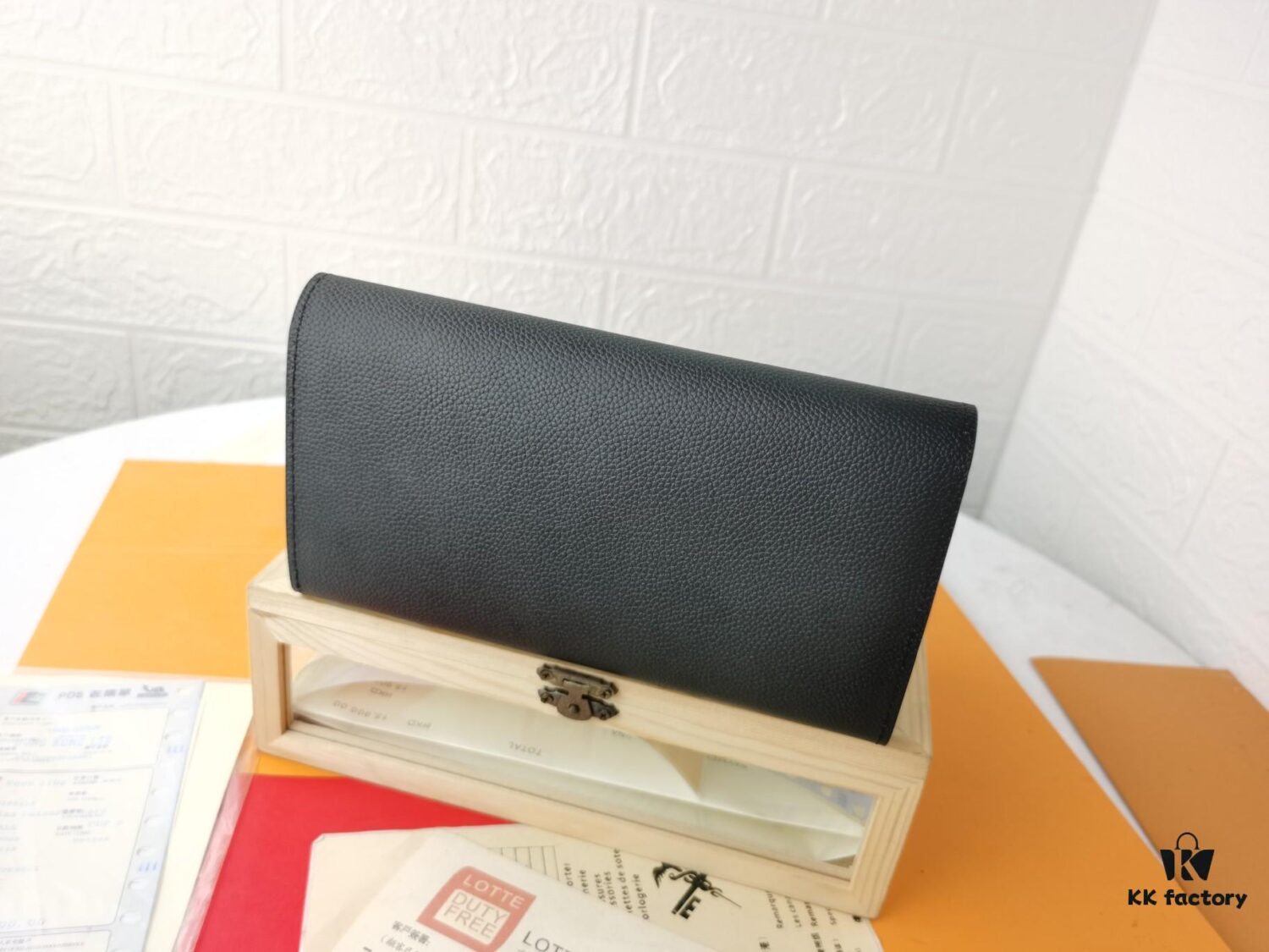 Top Quality Genuine 💎 [Real Photo, Original Background] M64317 Elegant Grained Calfskin with Iconic Monogram Canvas Wallet