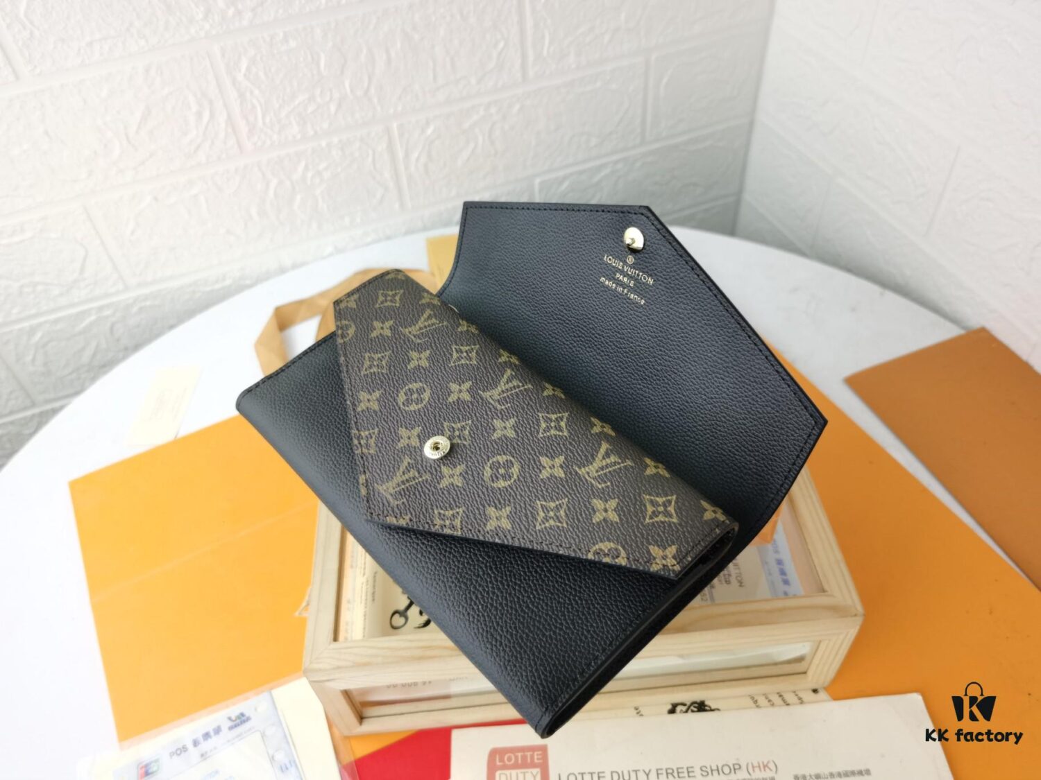 Top Quality Genuine 💎 [Real Photo, Original Background] M64317 Elegant Grained Calfskin with Iconic Monogram Canvas Wallet