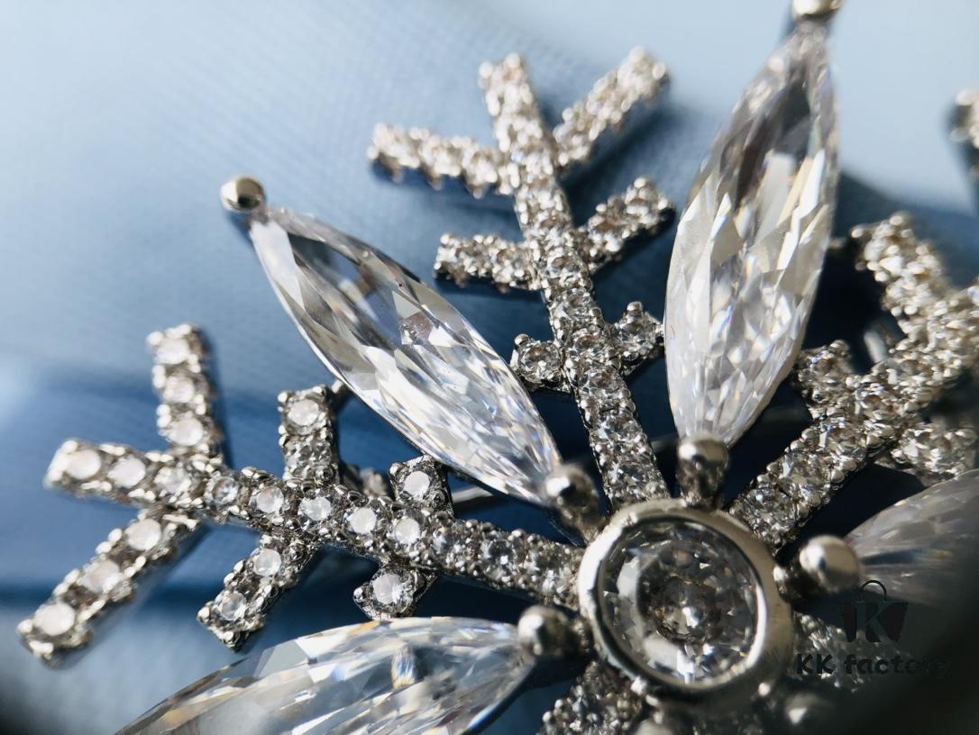 Hefang Frost Flower Brooch