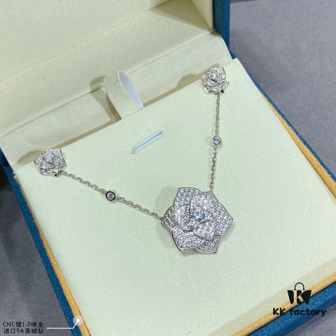 Breathtaking Peony Rose Necklace That Captivates at First Sight