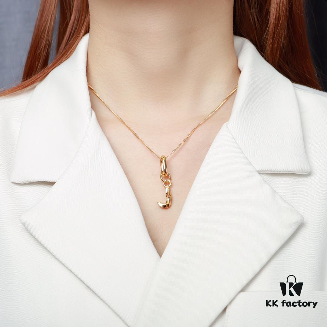 2021 New Arrival 🌟 Celine Necklace, Bestselling Style, Exquisite Craftsmanship, Premium Look, Solid Brass Material Matching Retail Quality, Versatile & Trendy, Ready Stock