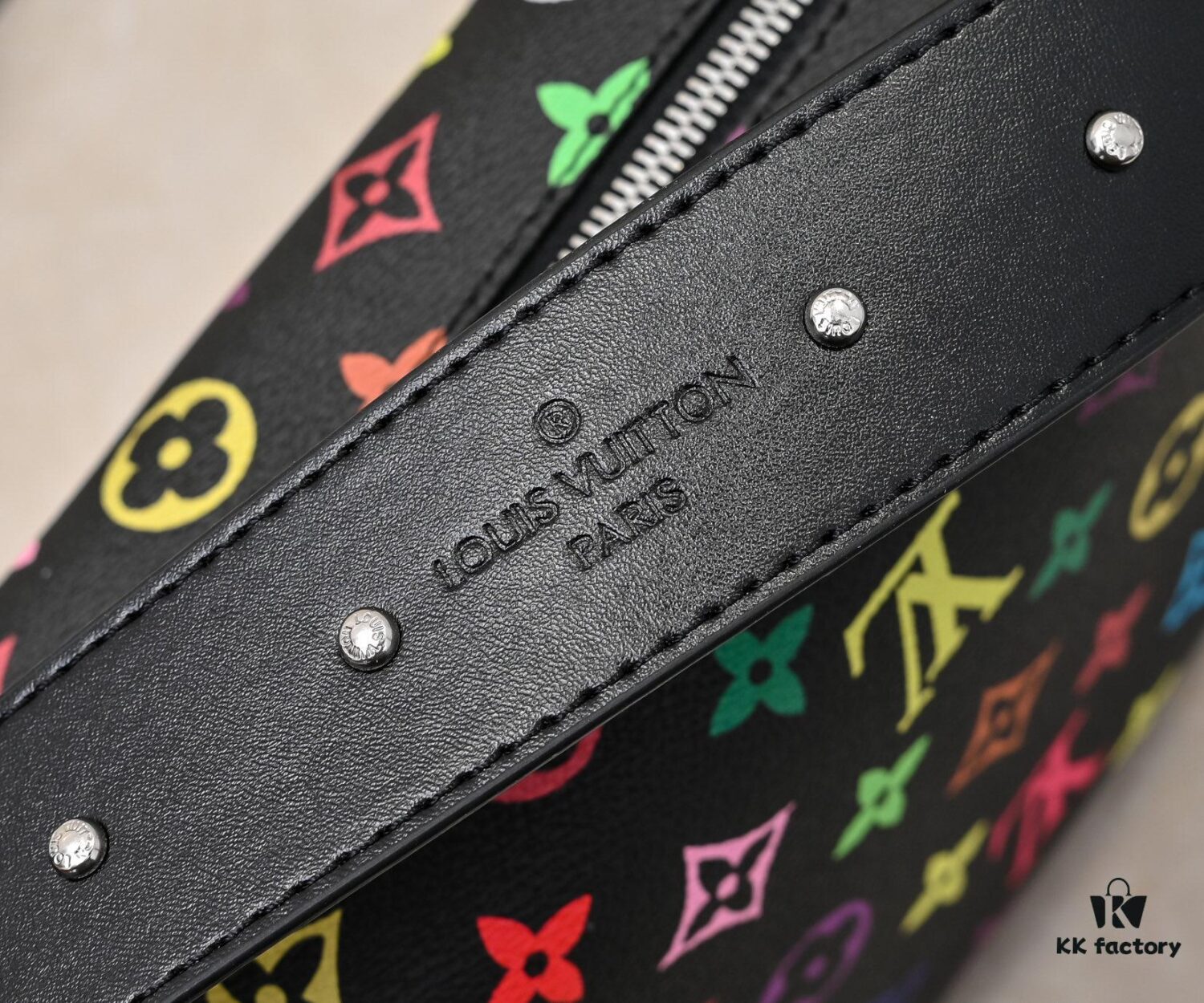 M14046 M46358 Black Tricolor White Tricolor Side Trunk Medium Handbag