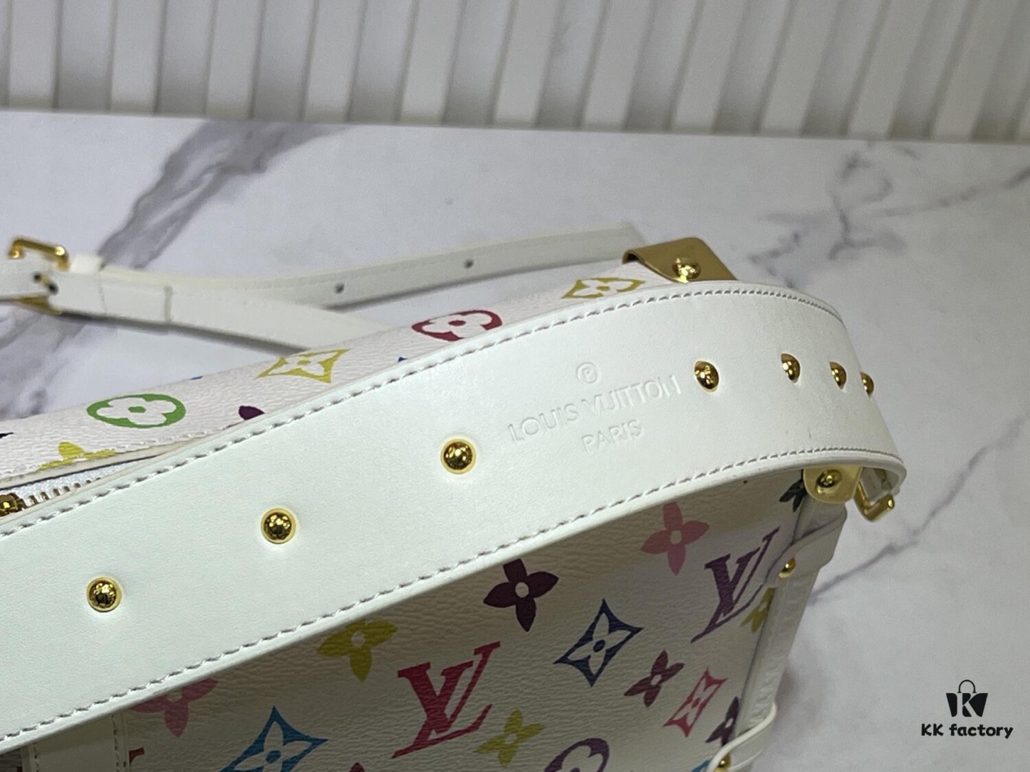 M14046 M46358 Black Tricolor White Tricolor Medium Side Trunk Handbag