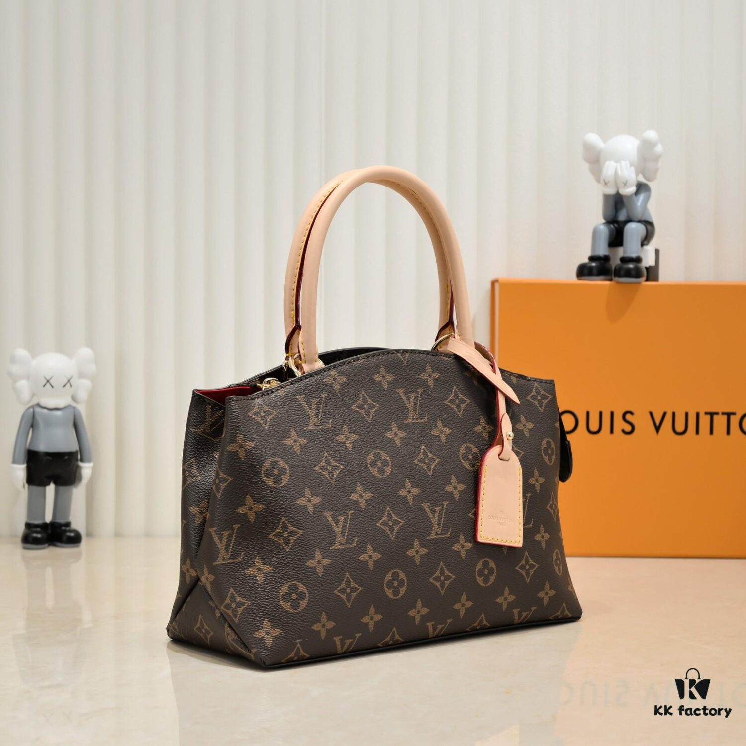 LV New Grand Palais MM 2021 Collection Louis Vuitton Trendy Fashion Shoulder Handbag in Calfskin Print, Size: 29-18-12.5