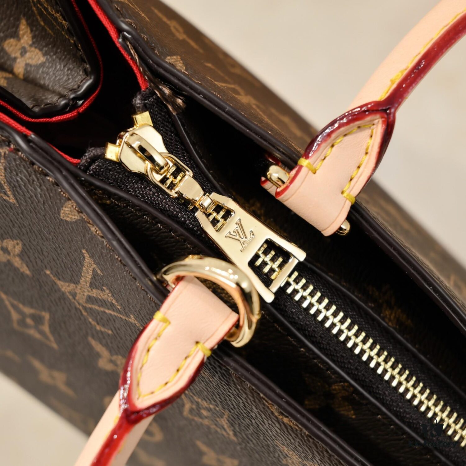 LV New Grand Palais MM 2021 Collection Louis Vuitton Trendy Fashion Shoulder Handbag in Calfskin Print, Size: 29-18-12.5