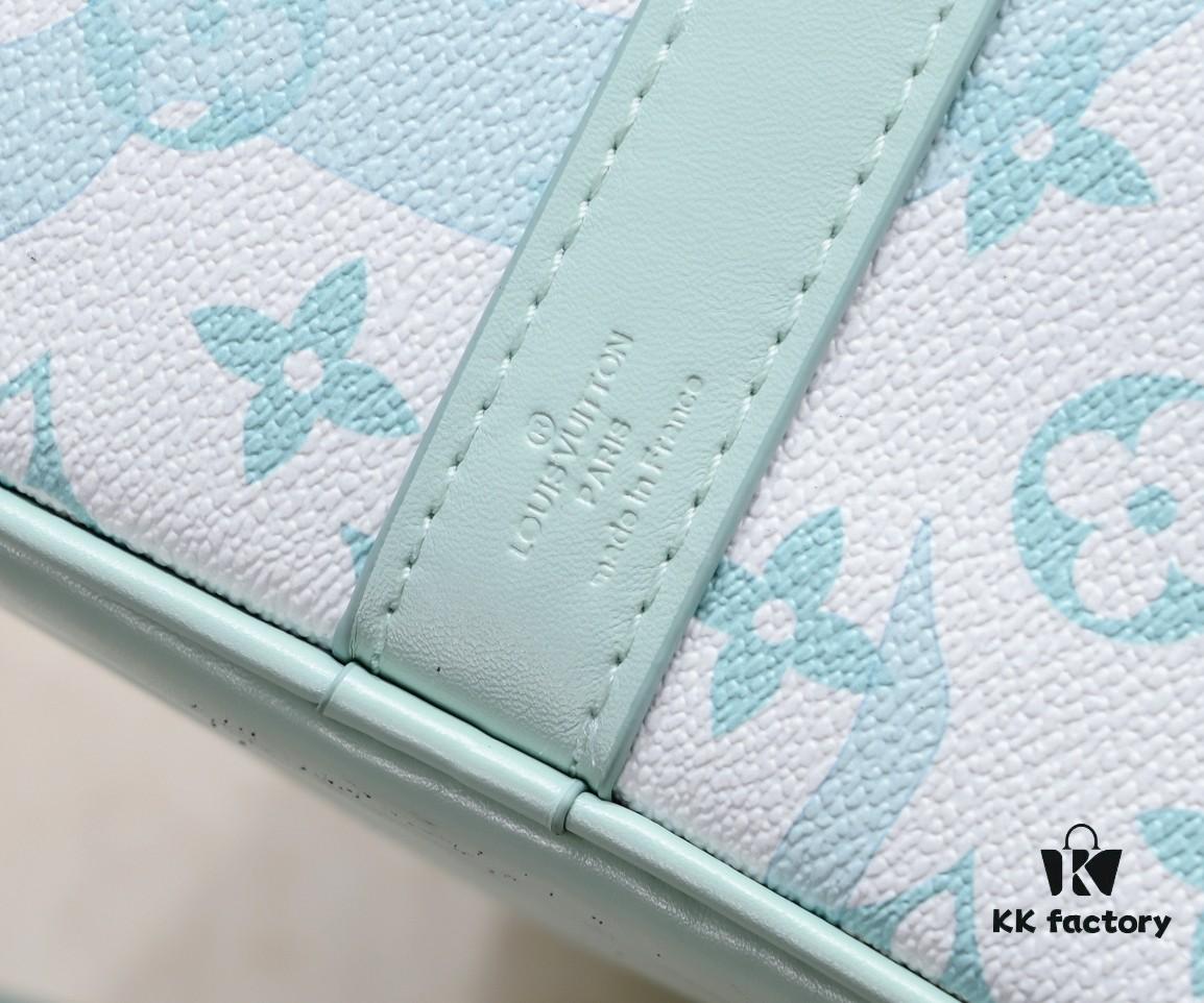 Exclusive Real Photo - Upgraded Version ‼️ Official Website Quality Match M22570 M41416 Keepall is a classic in Louis Vuitton's travel bag collection. This large Keepall features a Monogram canvas body, with a detachable leather shoulder strap and a removable leather document case.