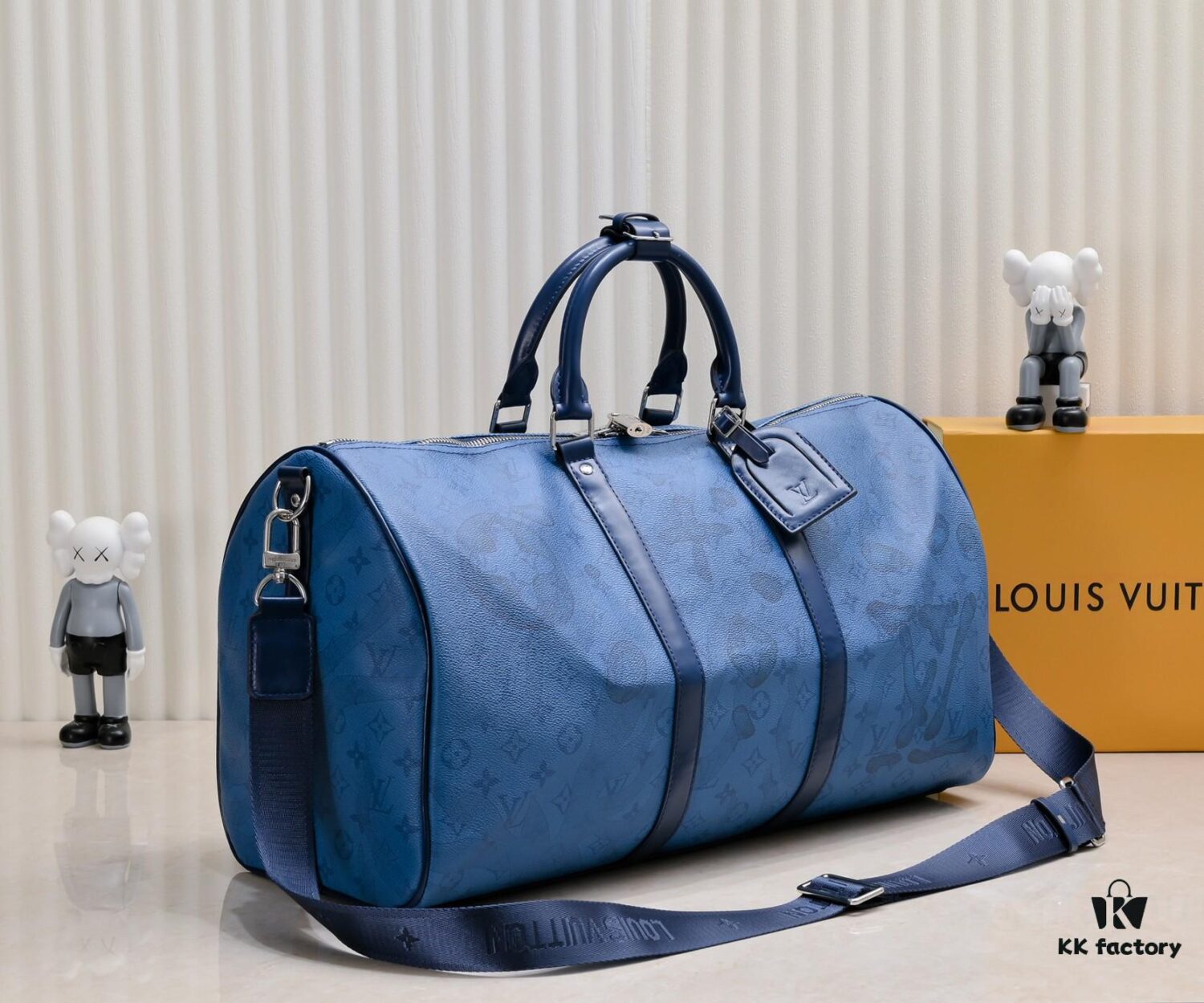 Exclusive Real Photo - Upgraded Version ‼️ Official Website Quality Match M22570 M41416 Keepall is a classic in Louis Vuitton's travel bag collection. This large Keepall features a Monogram canvas body, paired with a detachable leather shoulder strap and a detachable leather document holder.