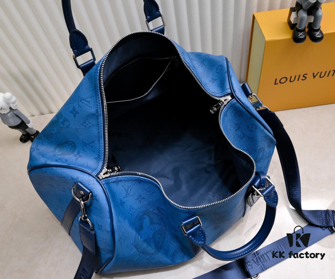 Exclusive Real Photo - Upgraded Version ‼️ Official Website Quality Match M22570 M41416 Keepall is a classic in Louis Vuitton's travel bag collection. This large Keepall features a Monogram canvas body, paired with a detachable leather shoulder strap and a detachable leather document holder.