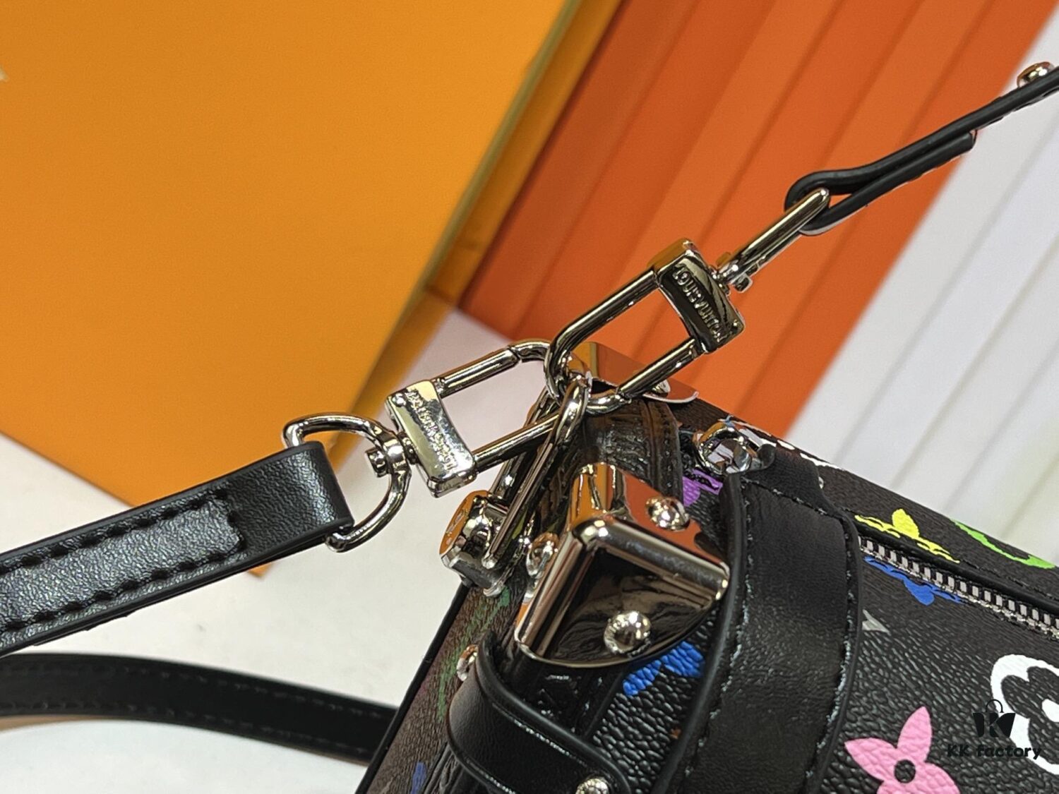 M14046 M46358 Black Tricolor White Tricolor Medium Side Trunk Bag