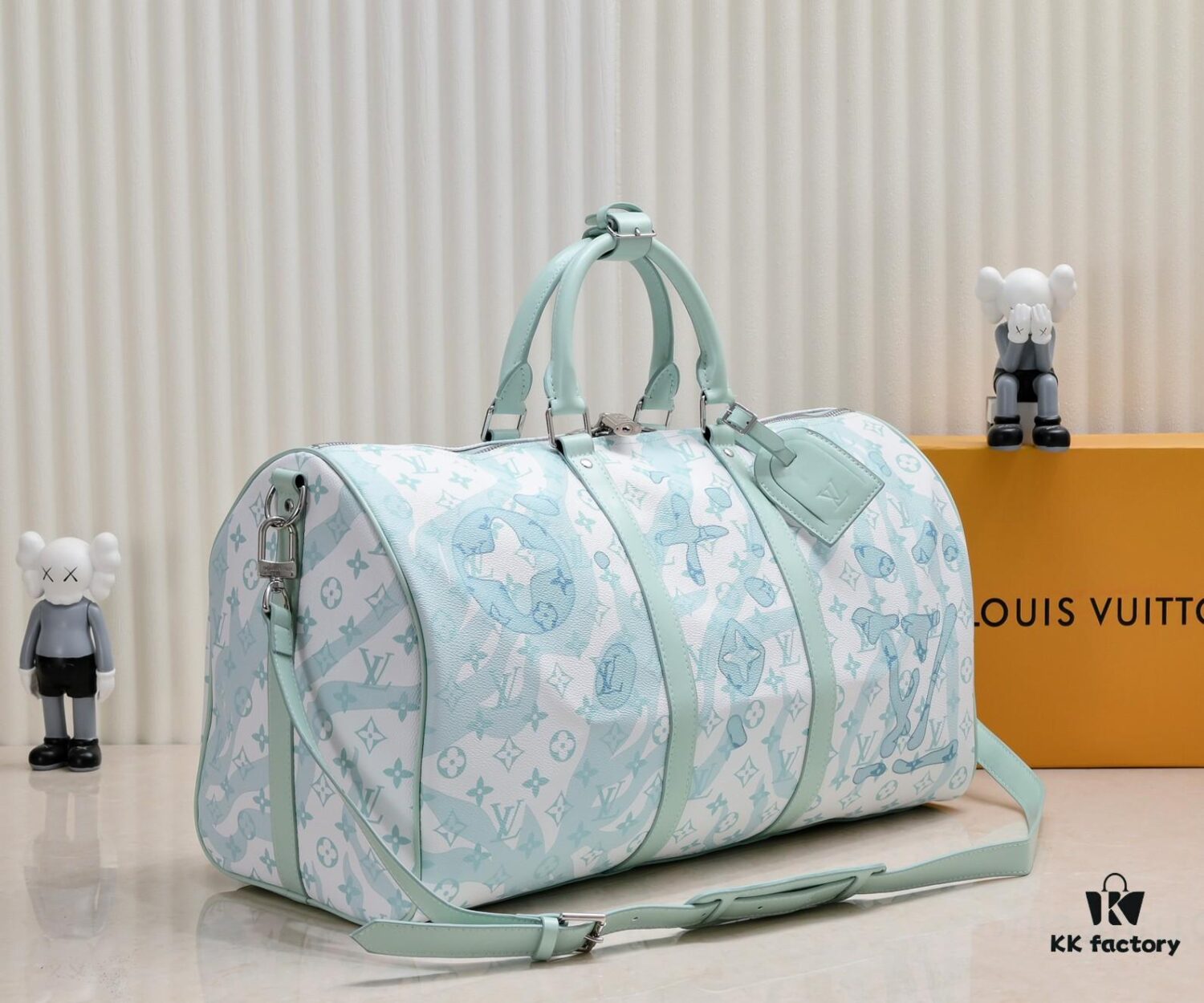 Exclusive Real Photo - Upgraded Version ‼️ Official Website Quality Match M22570 M41416 Keepall is a classic in Louis Vuitton's travel bag collection. This large Keepall features a Monogram canvas body, with a detachable leather shoulder strap and a removable leather document case.