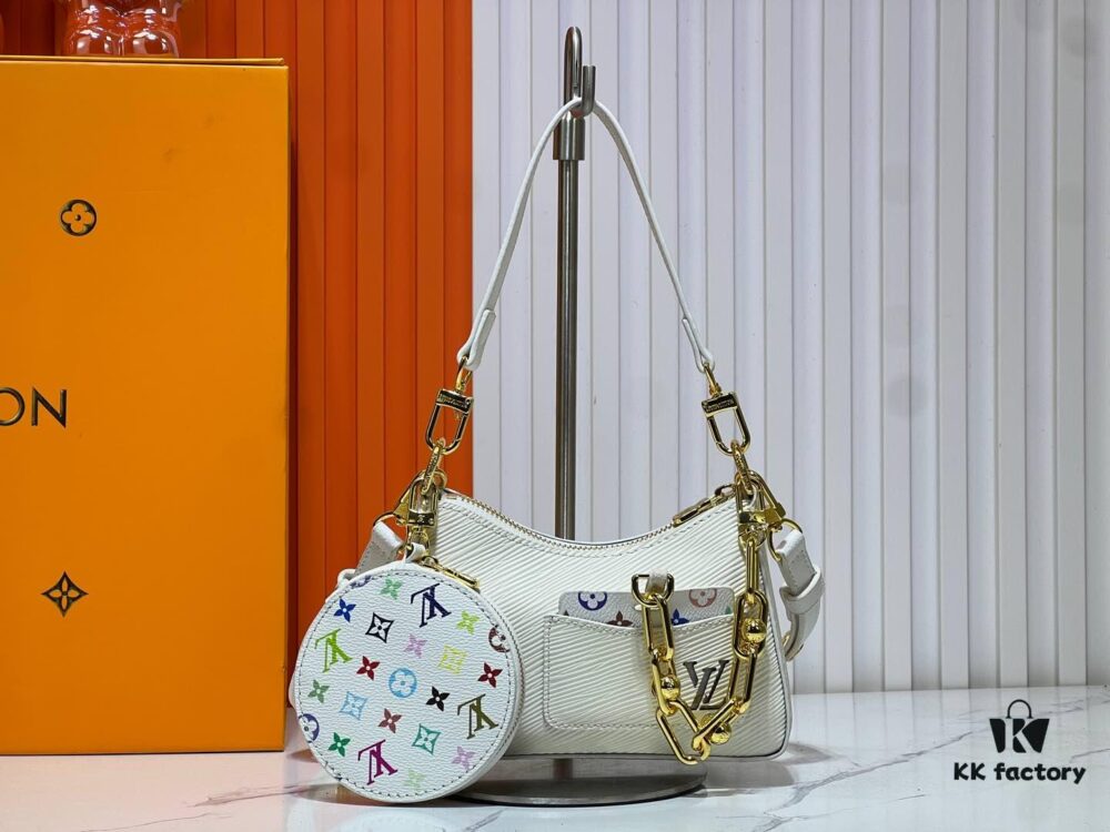 M13099 Marellini Handbag crafted from textured Epi leather with a compact silhouette, offering ample space for daily essentials like a smartphone. Features a round coin purse and mirror made from the vibrant Monogram canvas of the Louis Vuitton × Takashi Murakami collaboration, attached to the bag via a bold metal chain. Dimensions: 19x13.5x6.5cm