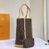 Vintage Crocodile Pattern Wax Leather 🔥 M42236 Large Size Authentic Item High-End Quality Highly Acclaimed Mother-and-Child Bag Extremely Practical Louis Vuitton Matched Interior Original Order Version Louis Vuitton LV New Women's Shoulder Bag Round Barrel Bag