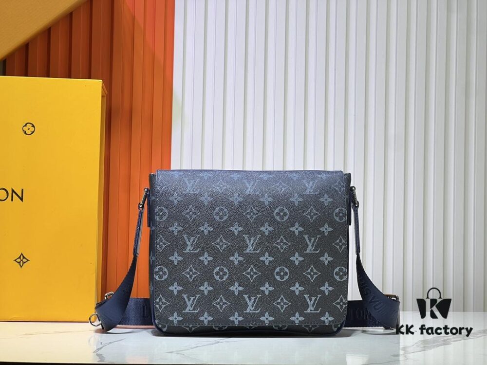 Upgraded M11593 M46255 Gradient Green Blue Exclusive Men's Free Shipping Crossbody Bag District Mini Messenger Bag