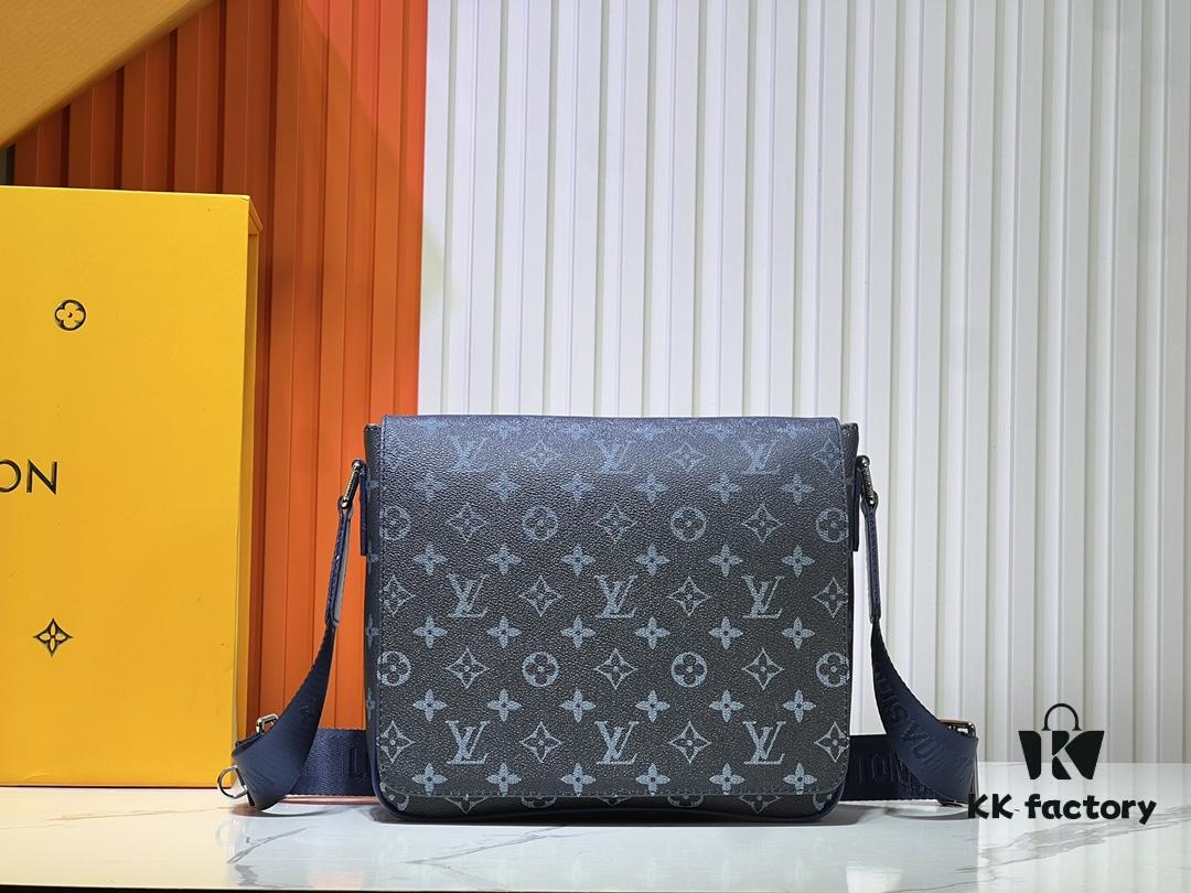 Upgraded M11593 M46255 Gradient Green Blue Exclusive Men's Free Shipping Crossbody Bag District Mini Messenger Bag