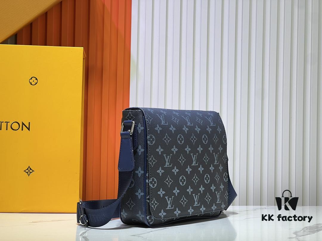 Upgraded M11593 M46255 Gradient Green Blue Exclusive Men's Free Shipping Crossbody Bag District Mini Messenger Bag