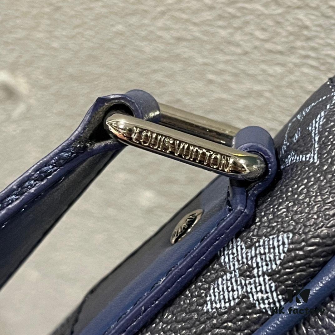 Upgraded M11593 M46255 Gradient Green Blue Exclusive Men's Free Shipping Crossbody Bag District Mini Messenger Bag