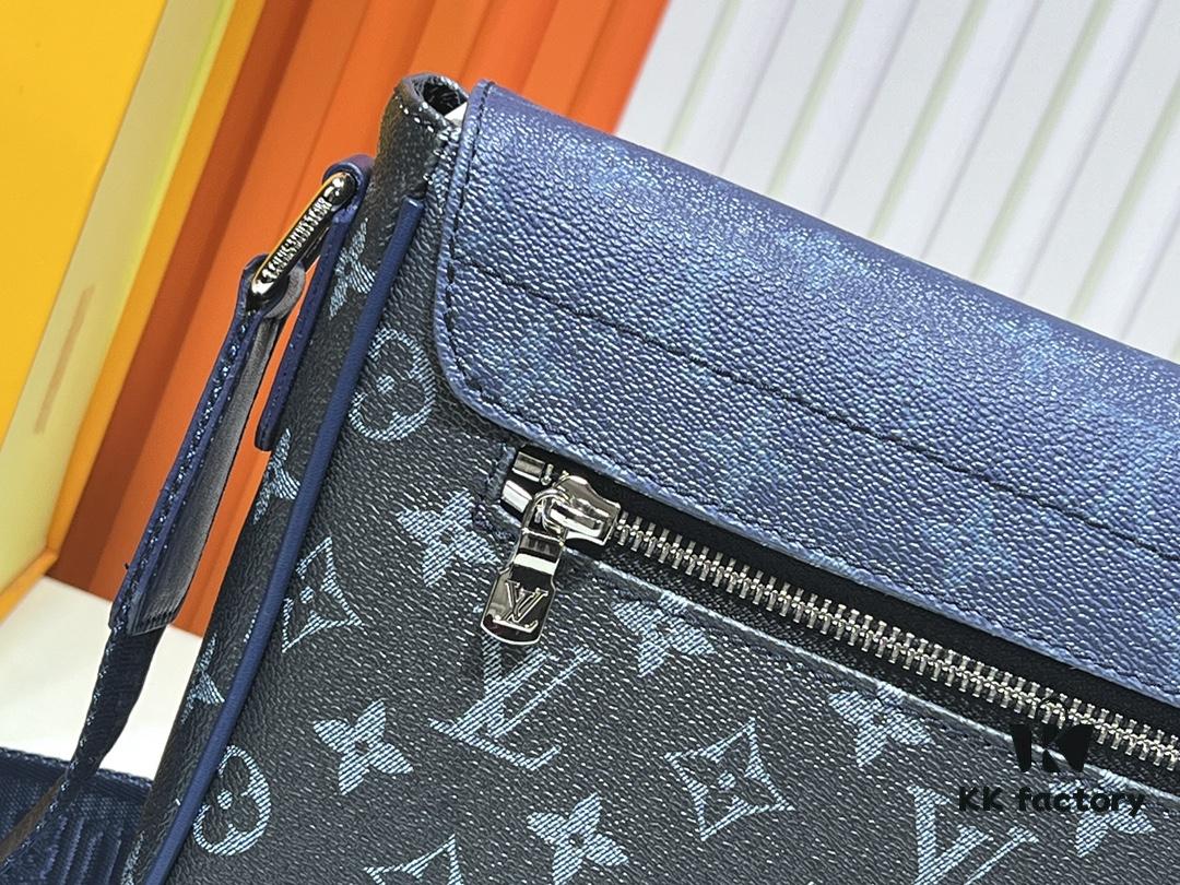 Upgraded M11593 M46255 Gradient Green Blue Exclusive Men's Free Shipping Crossbody Bag District Mini Messenger Bag