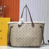 Lambswool, M40995 Medium Shopping Bag 💋💋 Louis Vuitton New Neverfull Reimagines the Iconic Handbag with Refined Interior Details