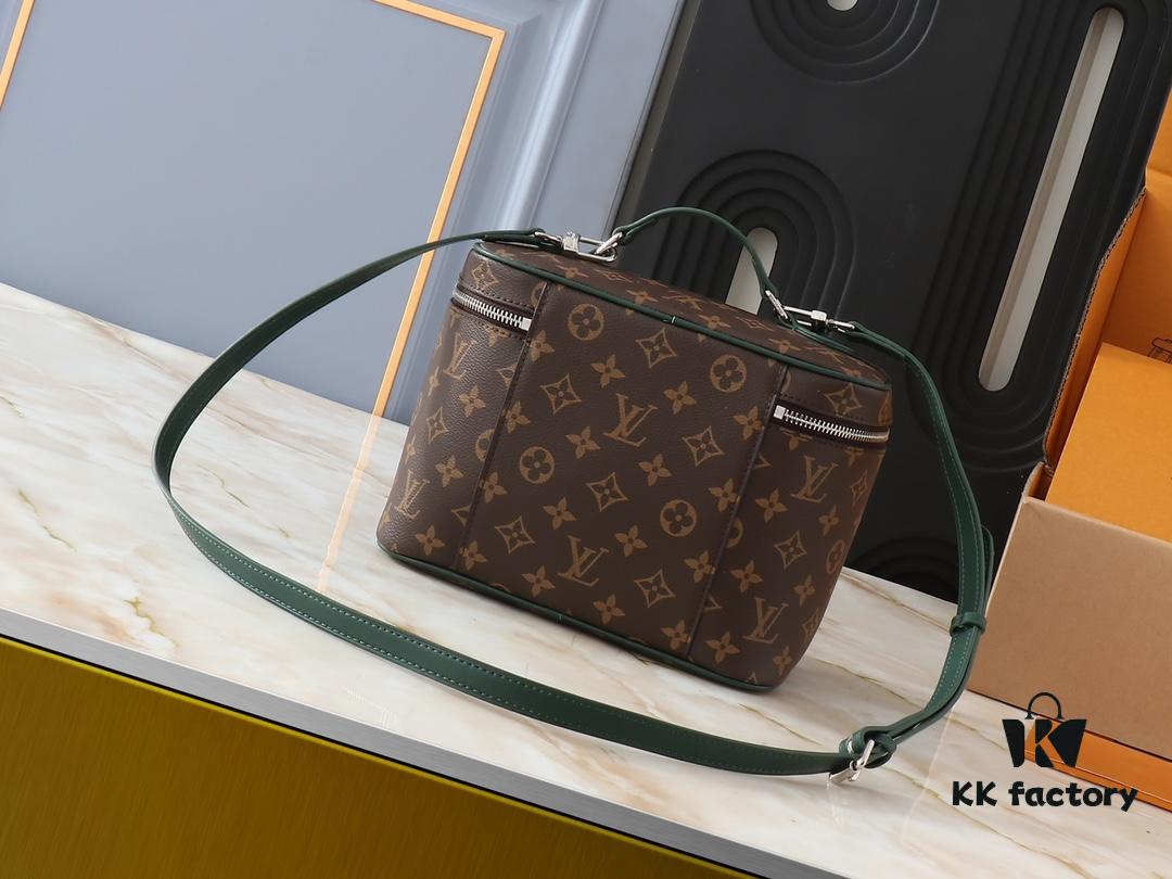 Upgraded Original ✨M42265 This elegant toiletry bag, inspired by the iconic Nice pouch, is a stylish choice for carrying essential beauty items. The hidden zip pocket inside the flap provides secure storage for particularly valuable personal belongings.