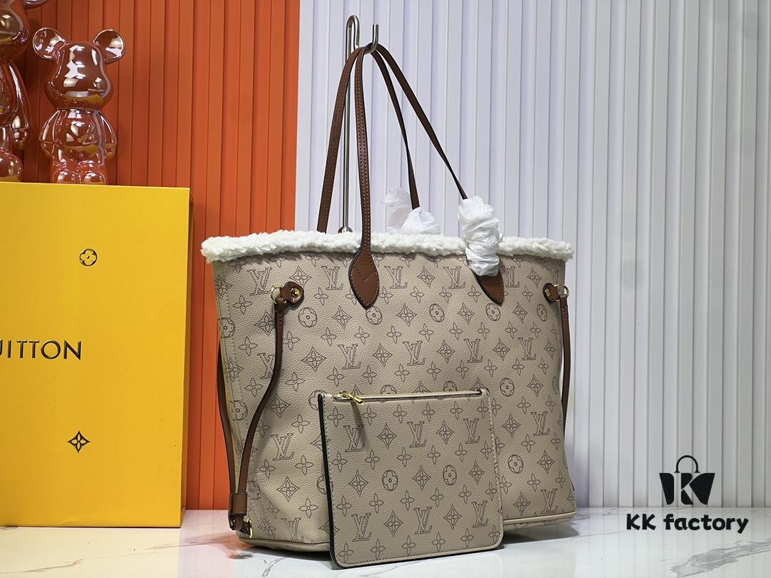 Lambswool, M40995 Medium Shopping Bag 💋💋 Louis Vuitton New Neverfull Reimagines the Iconic Handbag with Refined Interior Details