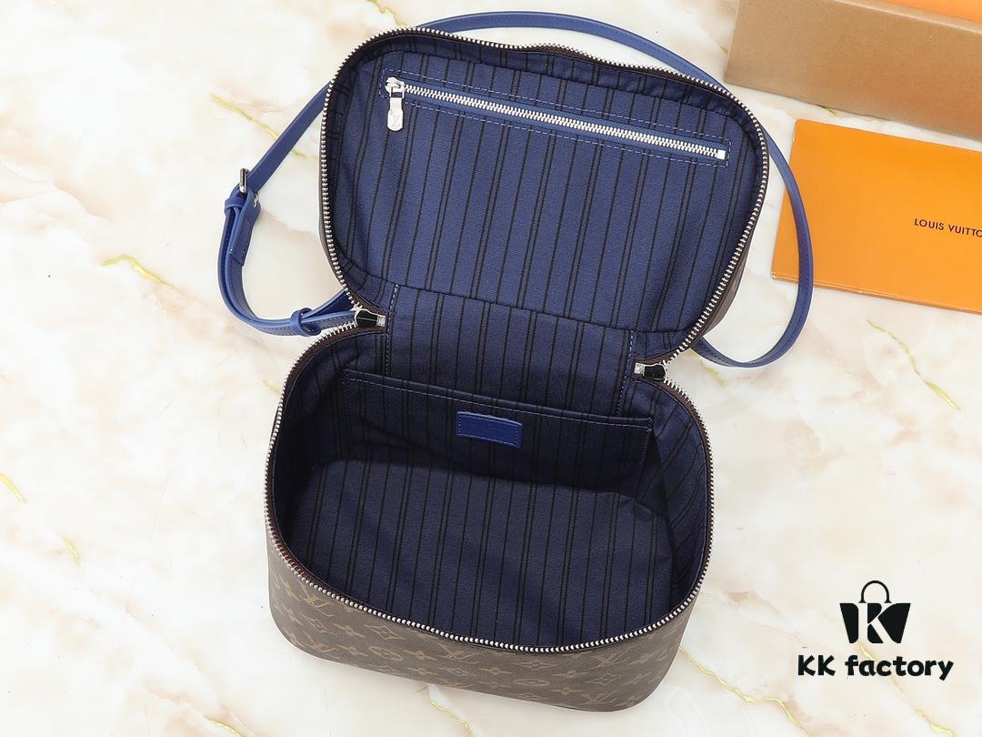 Upgraded Original ✨M42265 This style, inspired by the iconic Nice cosmetic pouch, is an elegant wash bag and a personalized choice for carrying essential beauty items. The hidden zip pocket inside the flap keeps particularly valuable personal belongings secure.