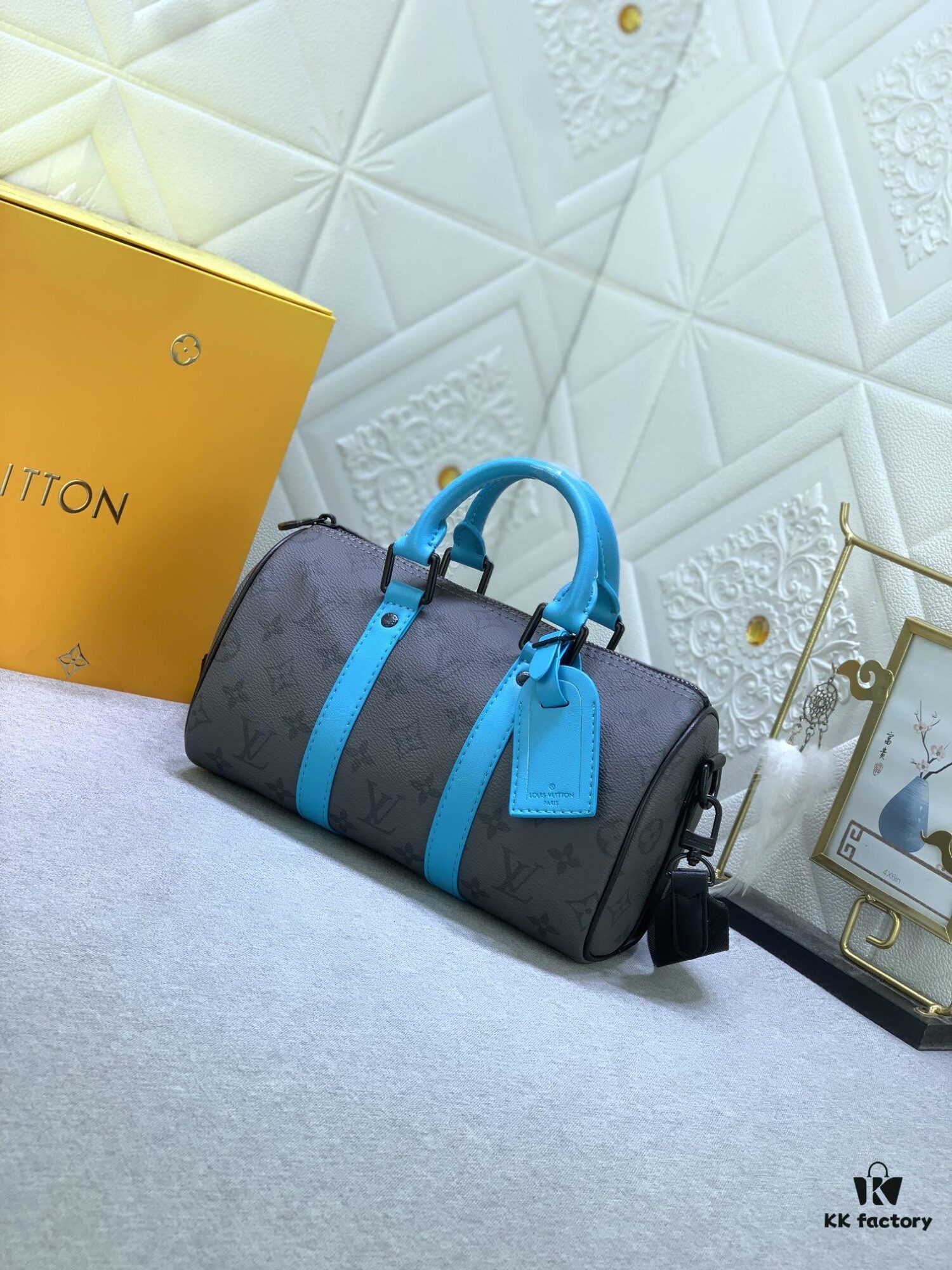 Upgraded from M11645 M46271 Grey Floral M24999 Grey Floral Colorful M25440 Blue Colorful Turquoise Series Pillow Bag