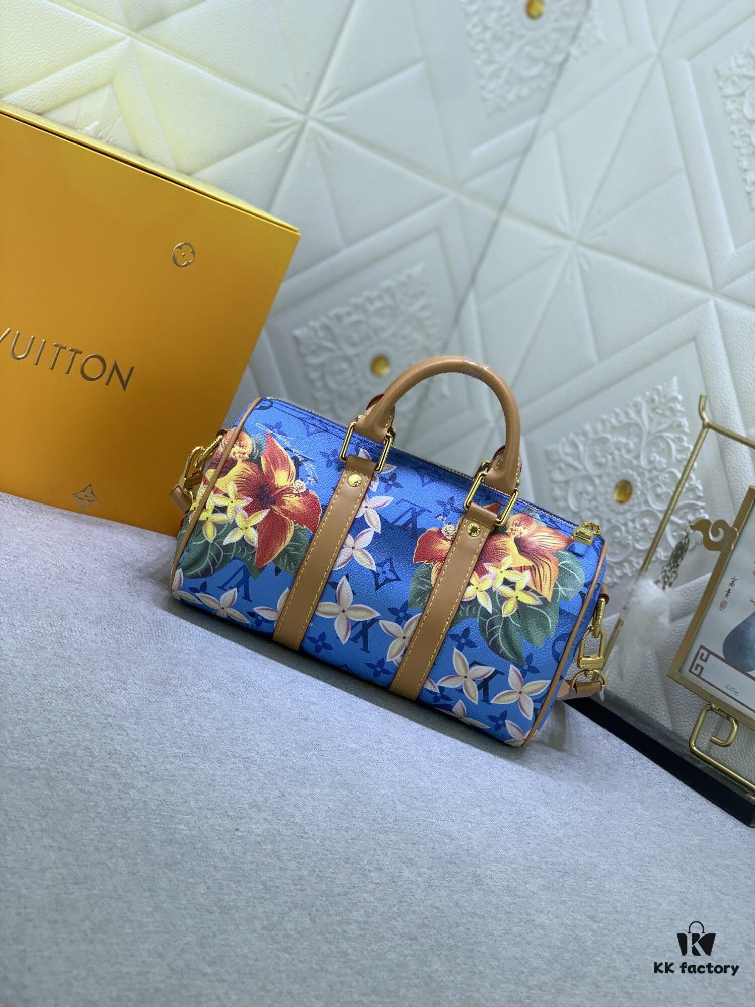 Upgraded from M11645 M46271 Gray Floral M24999 Gray Floral Colorful M25440 Blue Colorful Turquoise Collection Pillow Bag