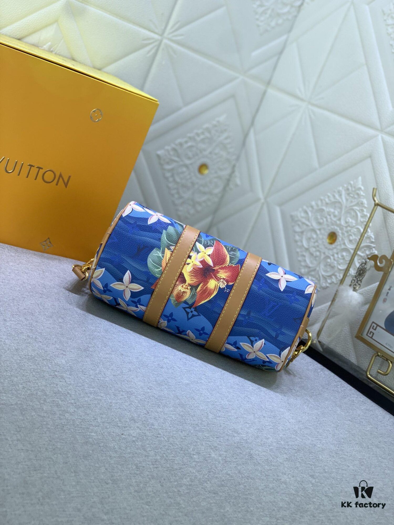 Upgraded from M11645 M46271 Gray Floral M24999 Gray Floral Colorful M25440 Blue Colorful Turquoise Collection Pillow Bag