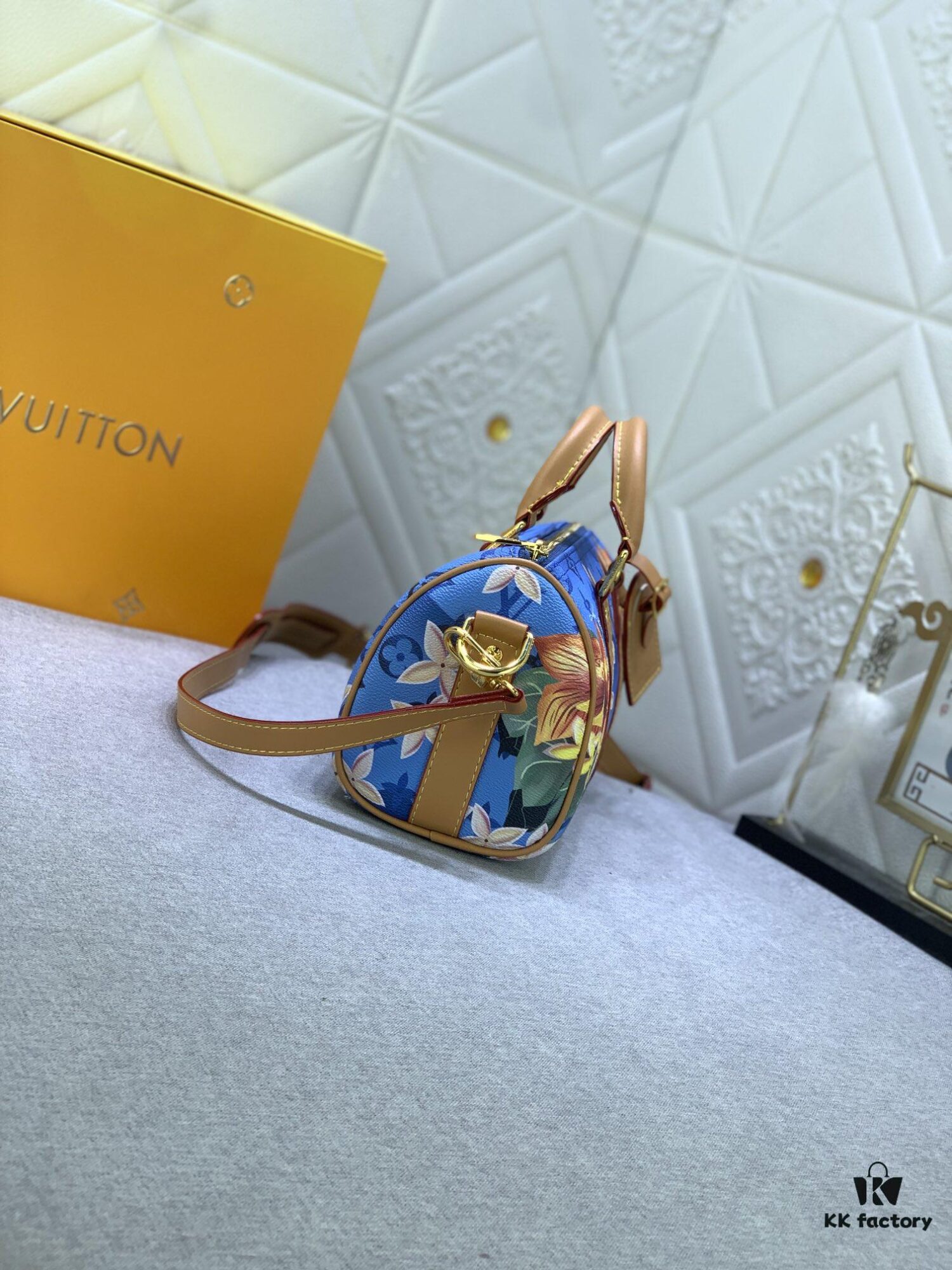 Upgraded from M11645 M46271 Gray Floral M24999 Gray Floral Colorful M25440 Blue Colorful Turquoise Collection Pillow Bag